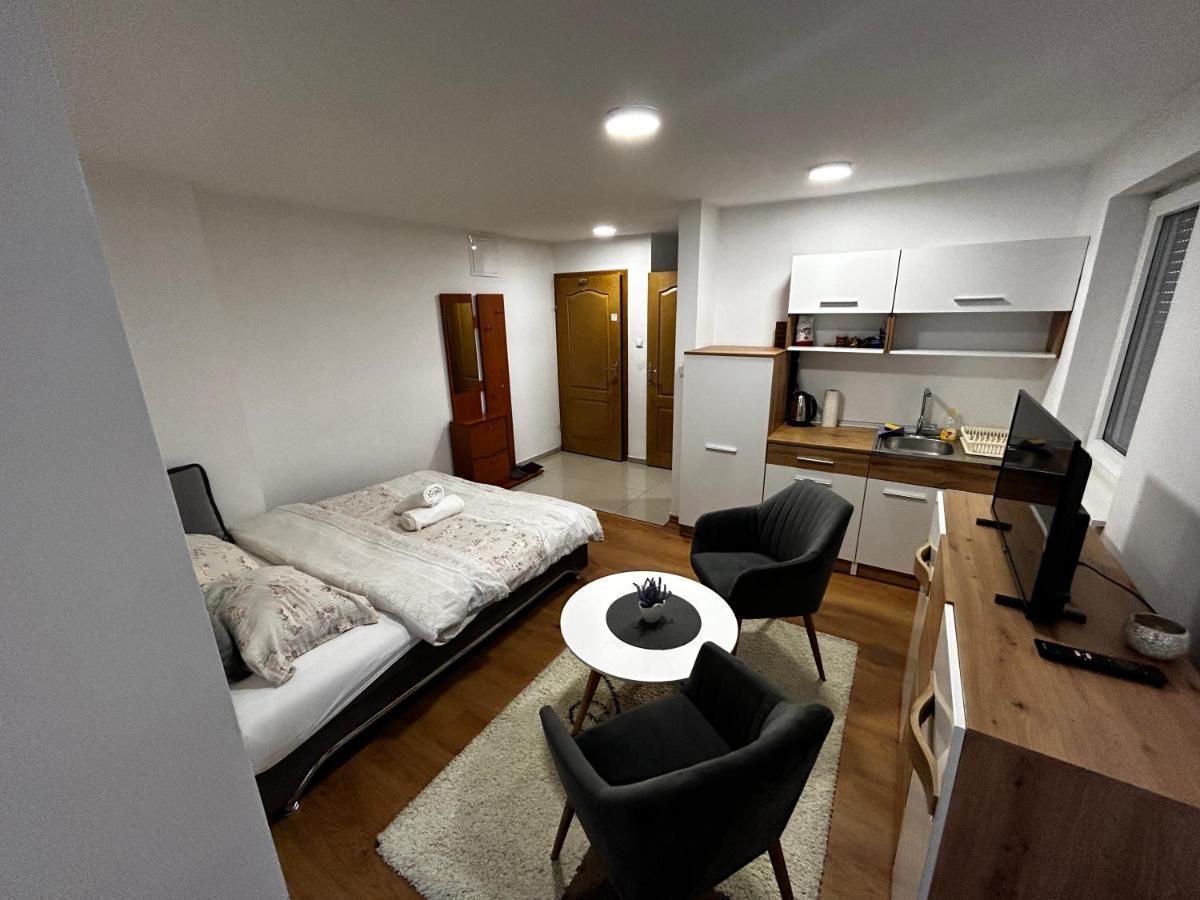 Apartmani Venci ทราฟนิค ภายนอก รูปภาพ