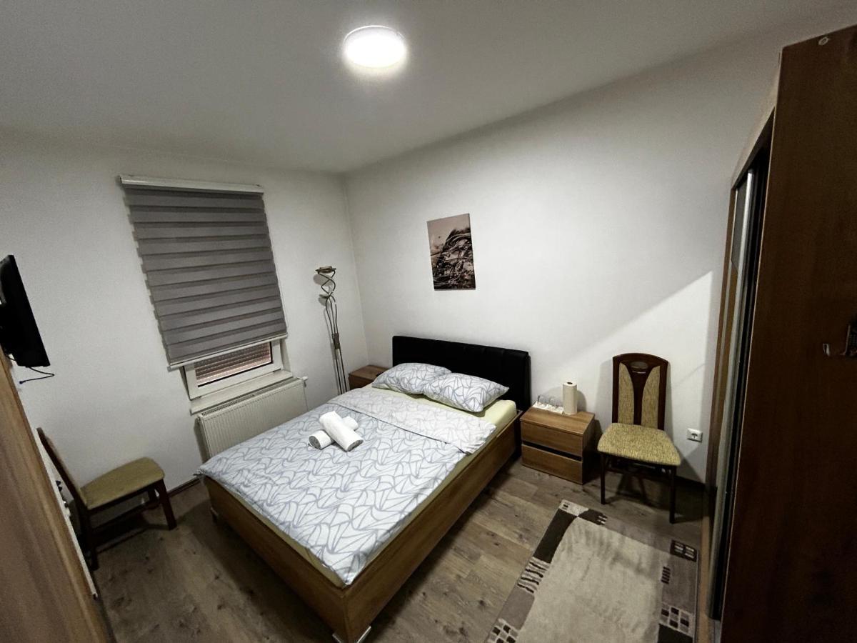 Apartmani Venci ทราฟนิค ภายนอก รูปภาพ