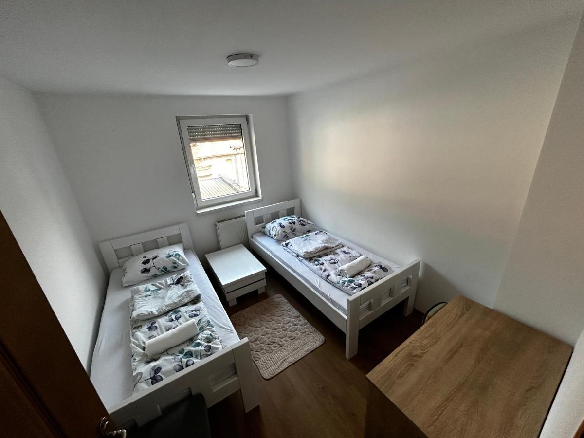 Apartmani Venci ทราฟนิค ภายนอก รูปภาพ